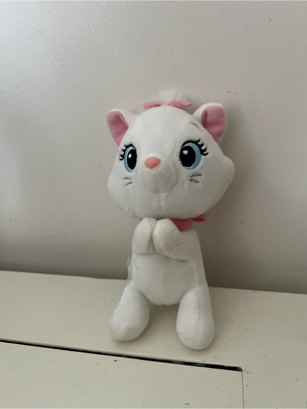 Disney Marie cat plushie with magnetic paws